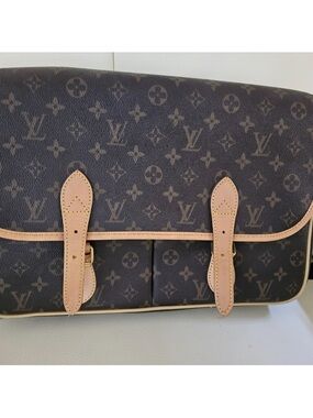 Louis Vuitton Brown Monogram Canvas Messenger Bag with Natural Vachetta Trim